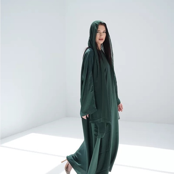 Elegant Green Hooded Women's Robe